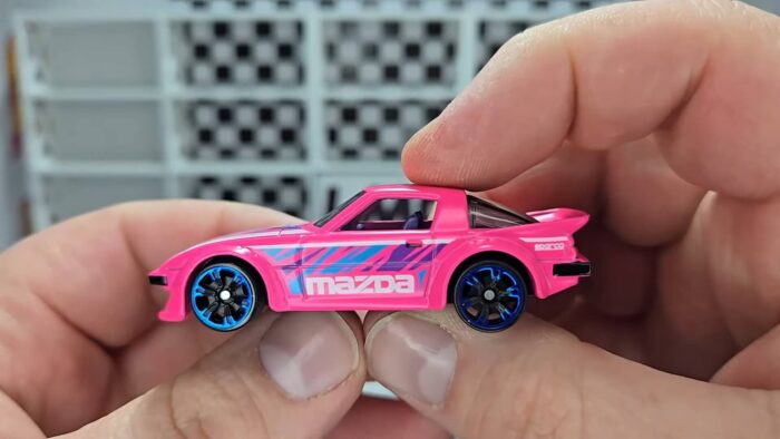 Mattel Hot Wheels: Neon Speeders - Mazda RX-7 - Image 3